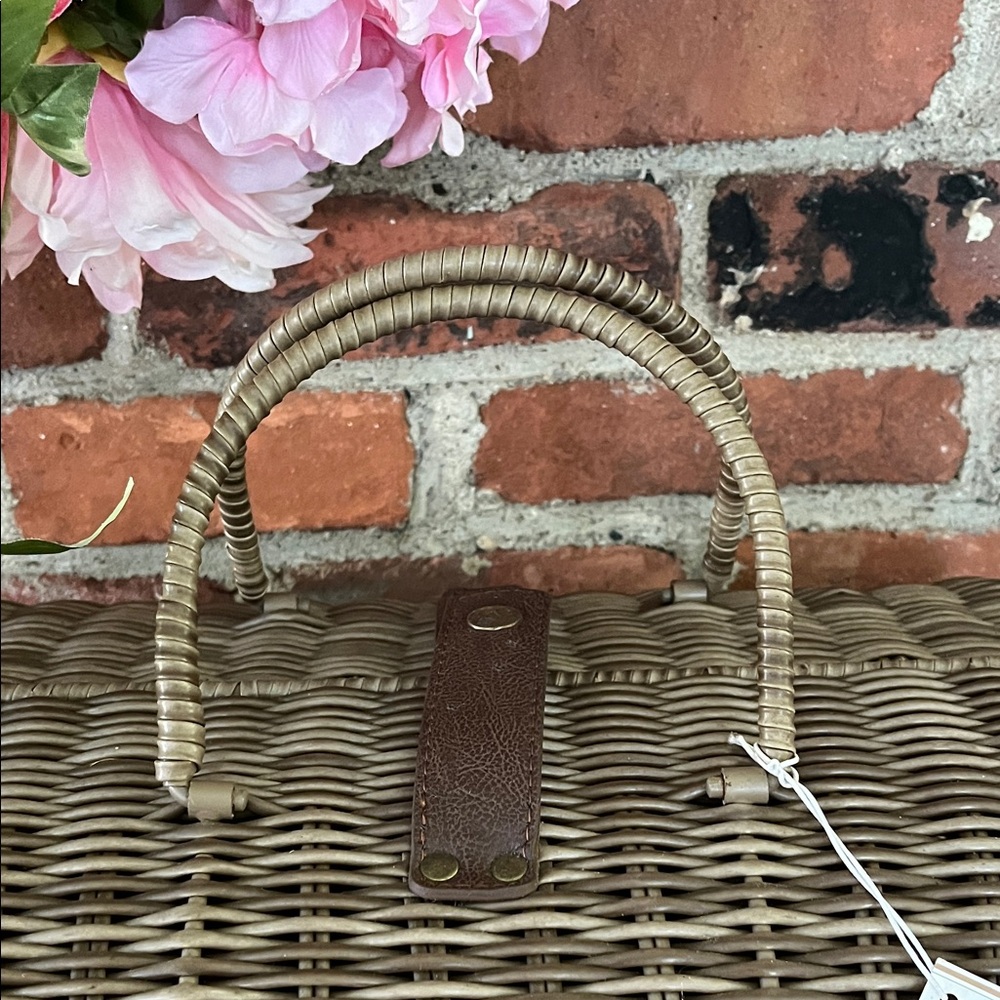 Pottery Barn Brown Outdoor Picnic Basket - Picture 4 of 16